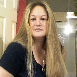 Meet your Posher, Flora